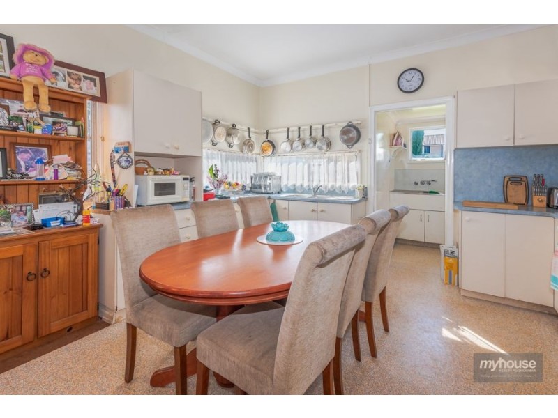 2 Francis Street, Toowoomba QLD 4350