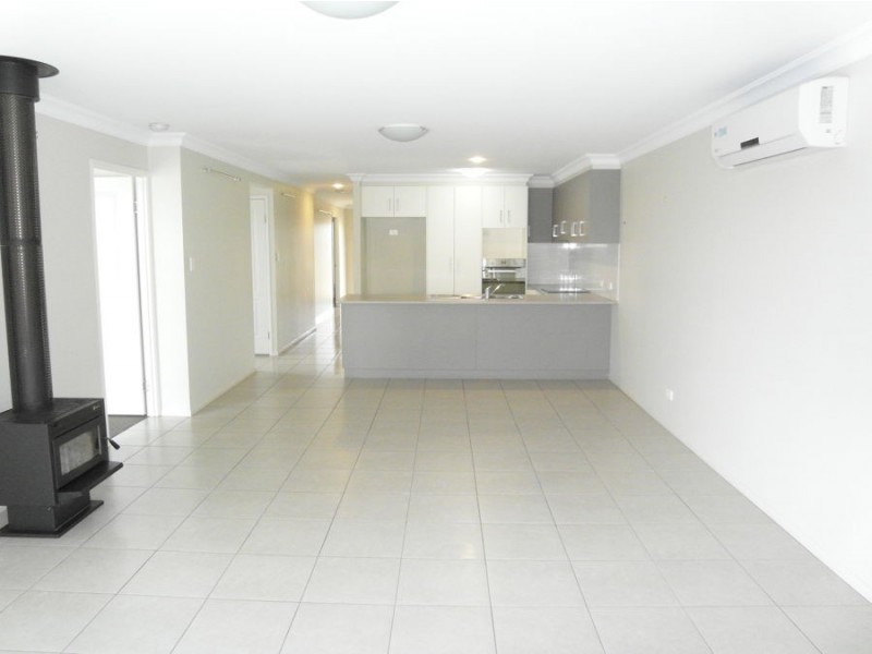 2/21 McMorrow Street, Kearneys Spring QLD 4350