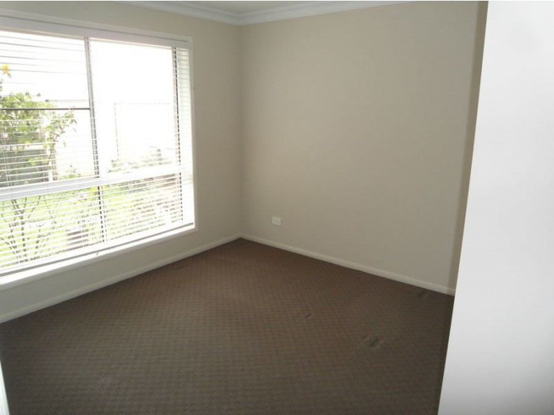 2/21 McMorrow Street, Kearneys Spring QLD 4350