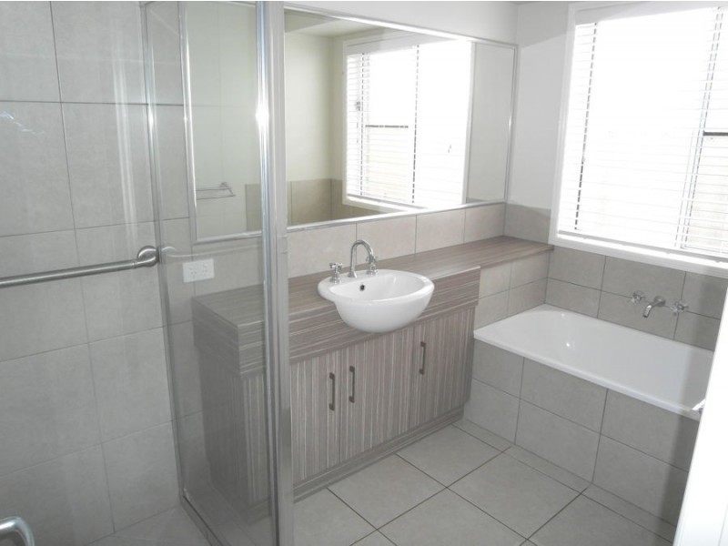 2/21 McMorrow Street, Kearneys Spring QLD 4350
