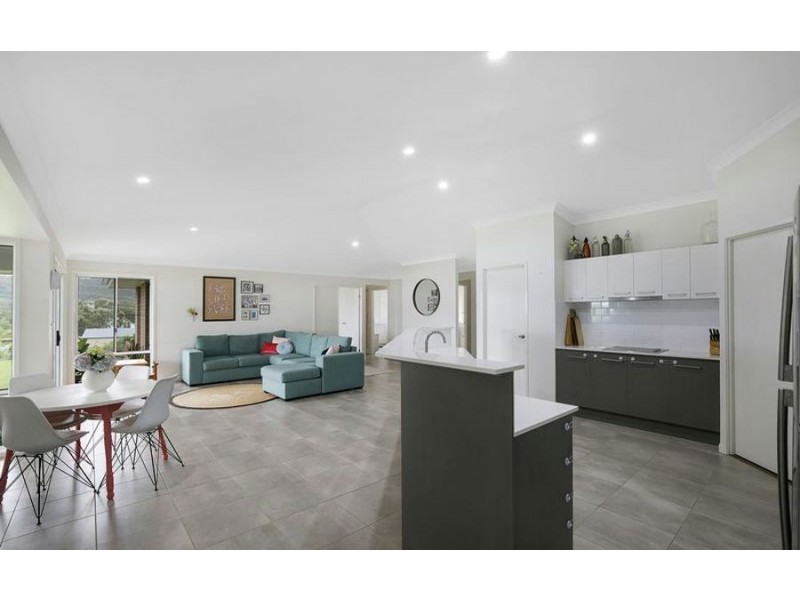 3 Pepperwood Place, Withcott QLD 4352