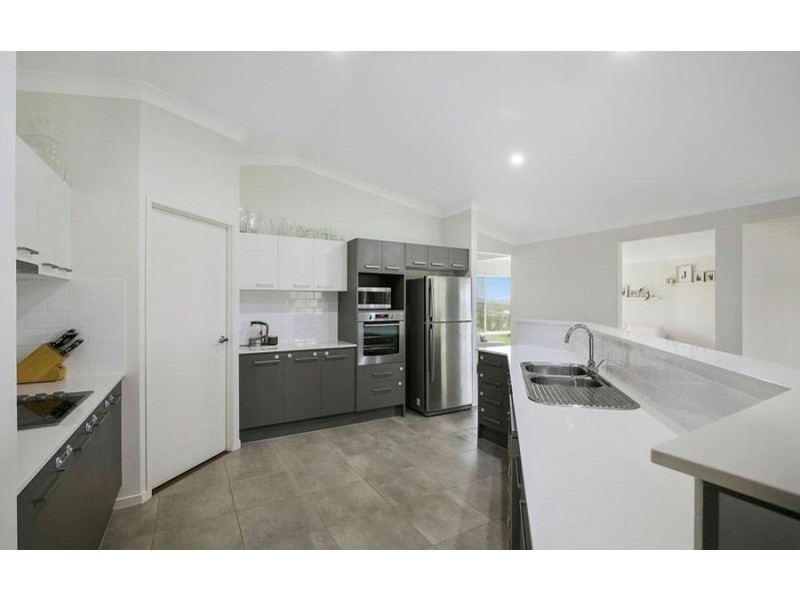 3 Pepperwood Place, Withcott QLD 4352