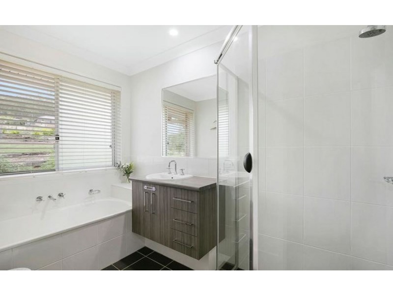 3 Pepperwood Place, Withcott QLD 4352