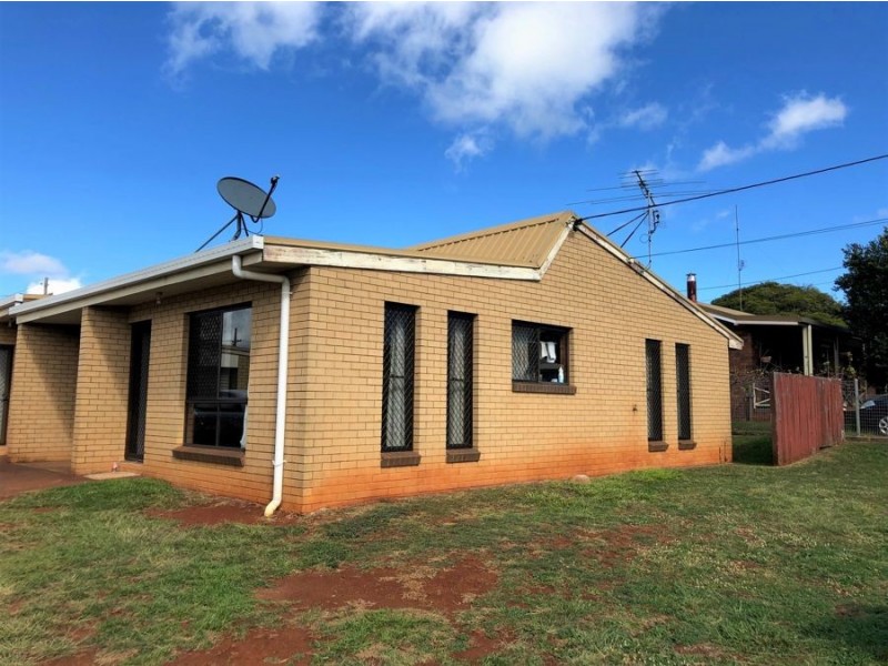 4 McQuade Street, Kearneys Spring QLD 4350