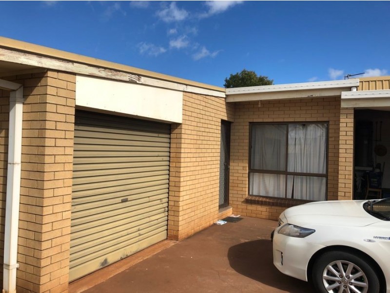 4 McQuade Street, Kearneys Spring QLD 4350