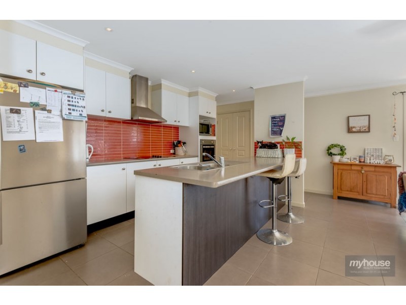 31 Sunset Drive, Glenvale QLD 4350