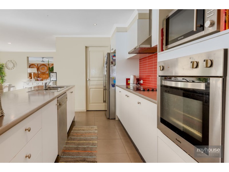 31 Sunset Drive, Glenvale QLD 4350