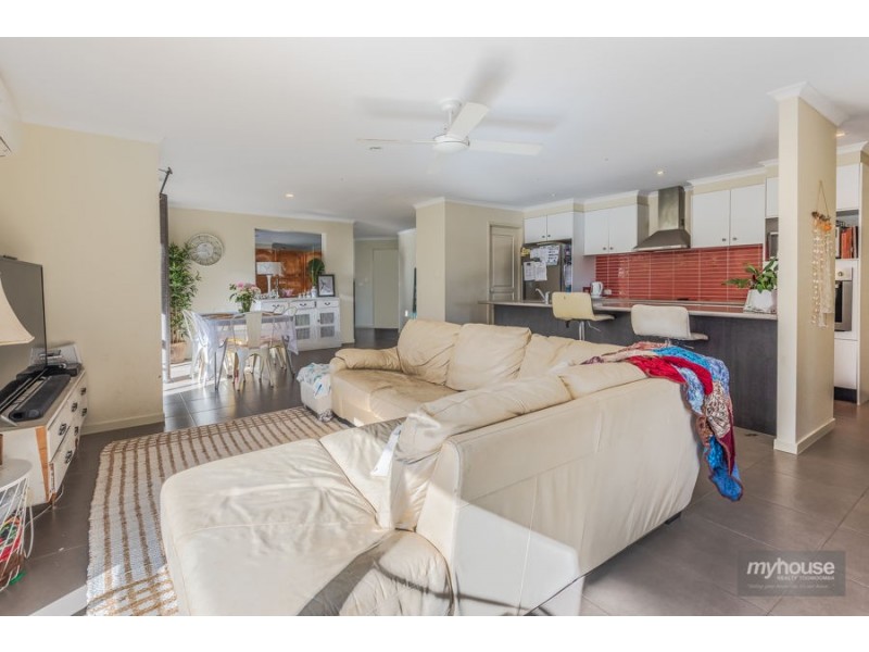 31 Sunset Drive, Glenvale QLD 4350