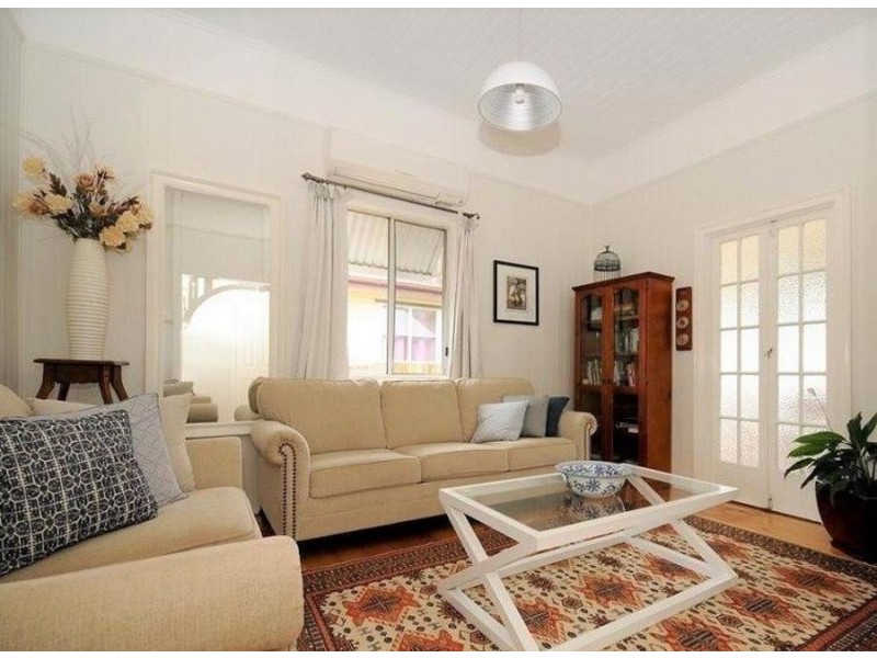 9 Sir Street, North Toowoomba QLD 4350