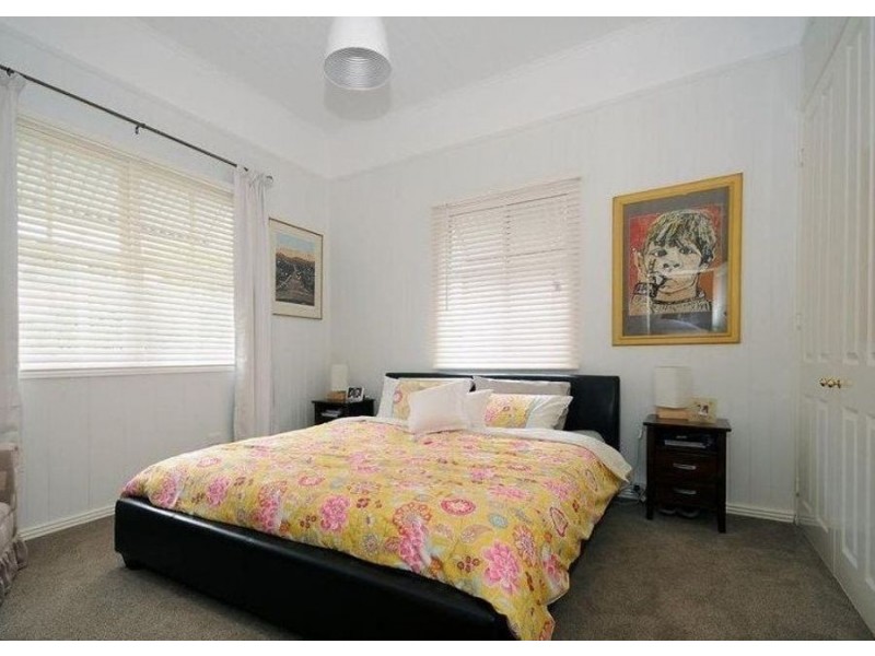 9 Sir Street, North Toowoomba QLD 4350
