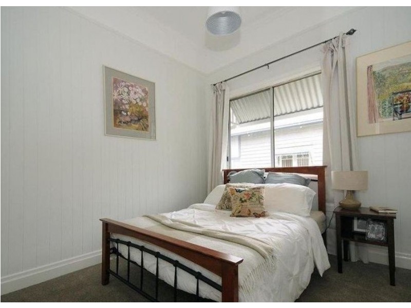 9 Sir Street, North Toowoomba QLD 4350