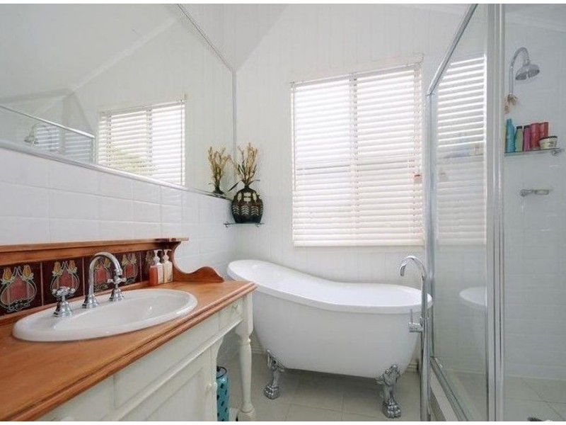 9 Sir Street, North Toowoomba QLD 4350