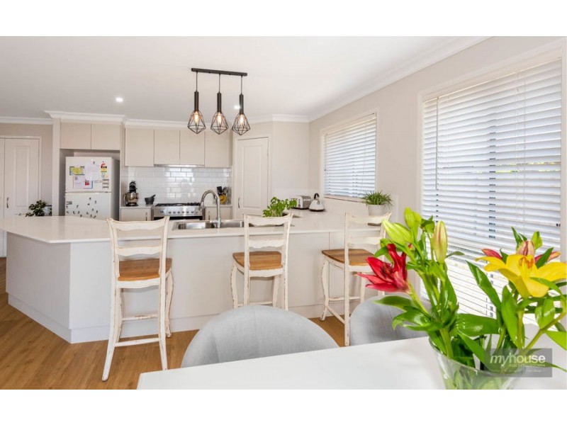 12 Bunkers Hill School Road, Westbrook QLD 4350