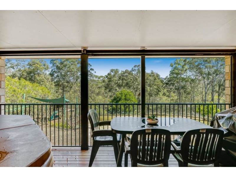 25 Berghofer Drive, Withcott QLD 4352