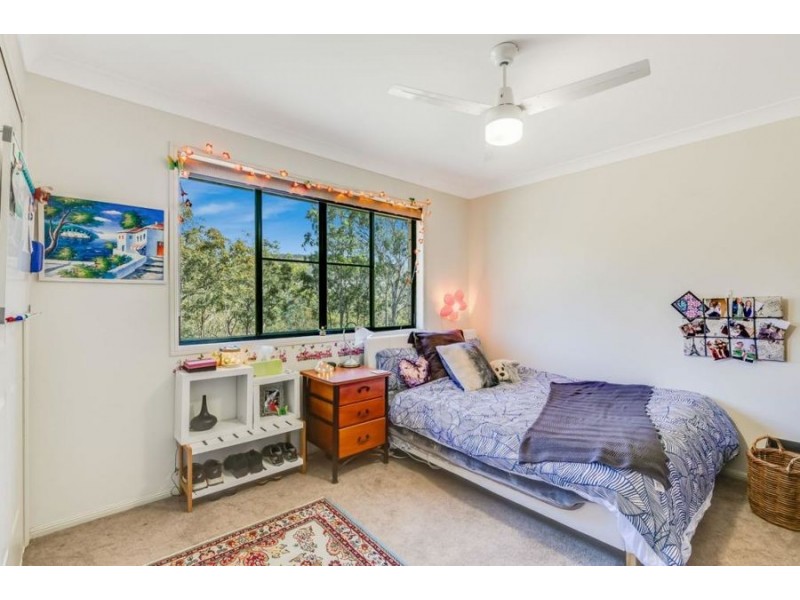 25 Berghofer Drive, Withcott QLD 4352