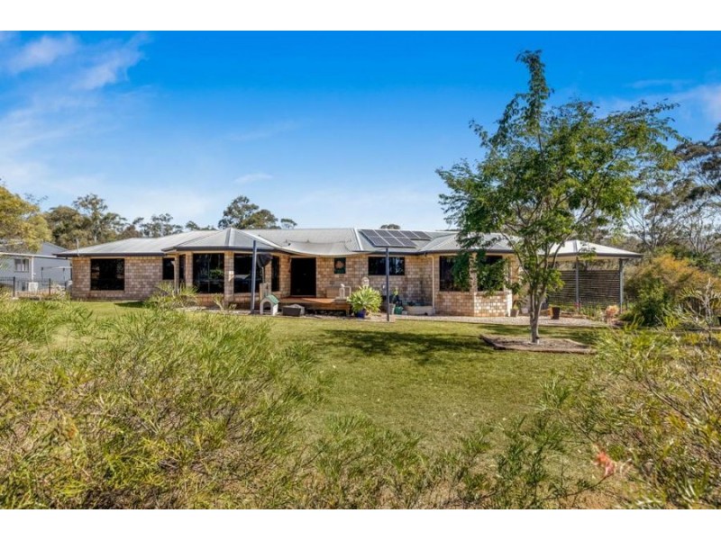 25 Berghofer Drive, Withcott QLD 4352