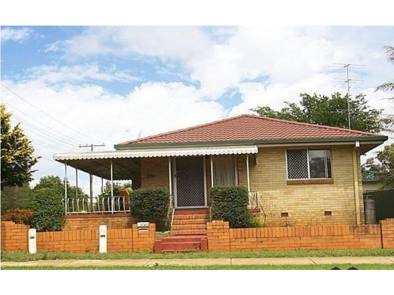 339 West Street, Harristown QLD 4350