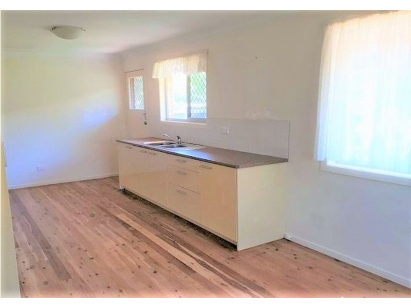 339 West Street, Harristown QLD 4350