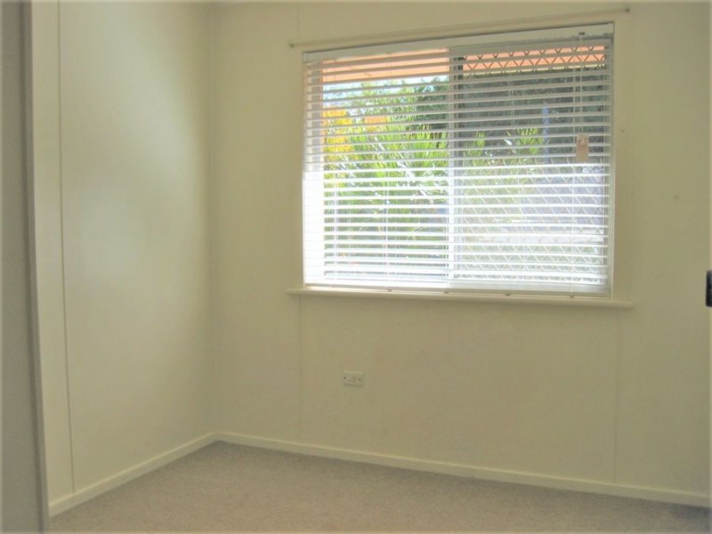 339 West Street, Harristown QLD 4350