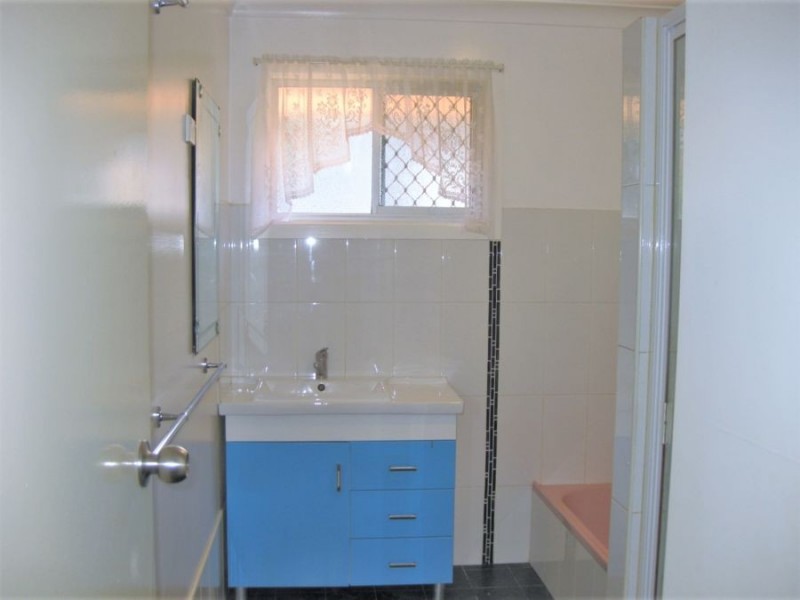339 West Street, Harristown QLD 4350