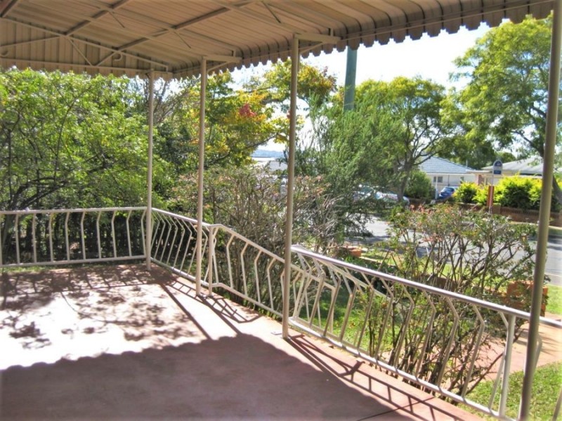 339 West Street, Harristown QLD 4350