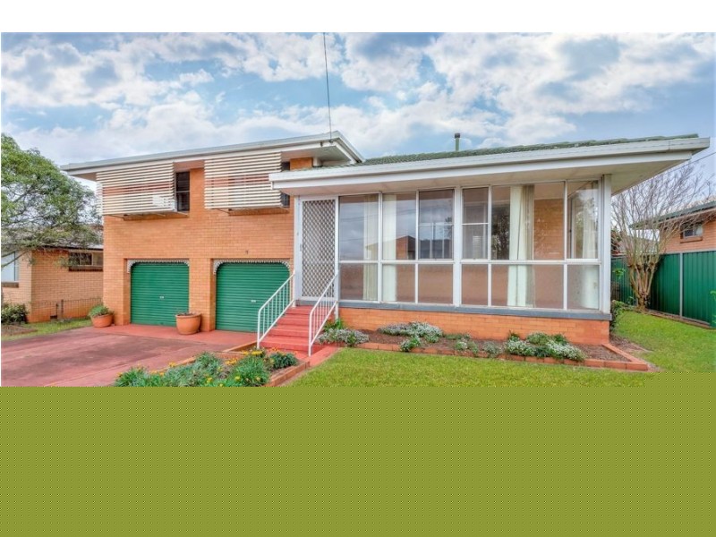 11 Erin Street, Wilsonton QLD 4350