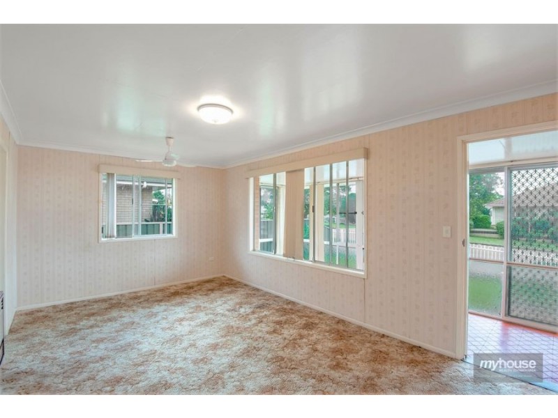 11 Erin Street, Wilsonton QLD 4350