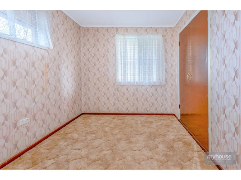 11 Erin Street, Wilsonton QLD 4350