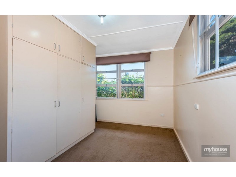 6 Schloss Street, Centenary Heights QLD 4350