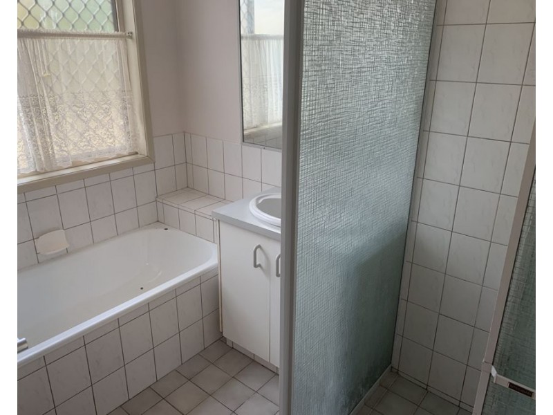 10 Burgundy Street, Wilsonton Heights QLD 4350