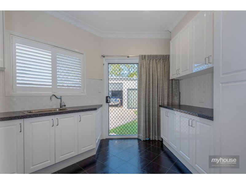 18 Perth Street, Rangeville QLD 4350