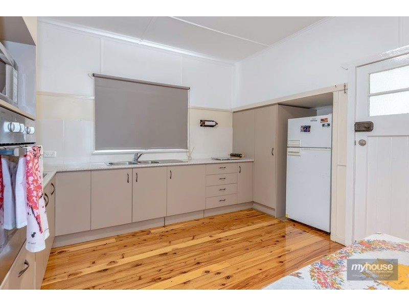 2 First Avenue, Harristown QLD 4350