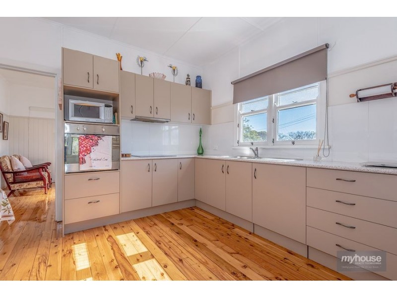 2 First Avenue, Harristown QLD 4350