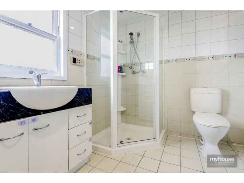 16 Kenilworth Street, North Toowoomba QLD 4350