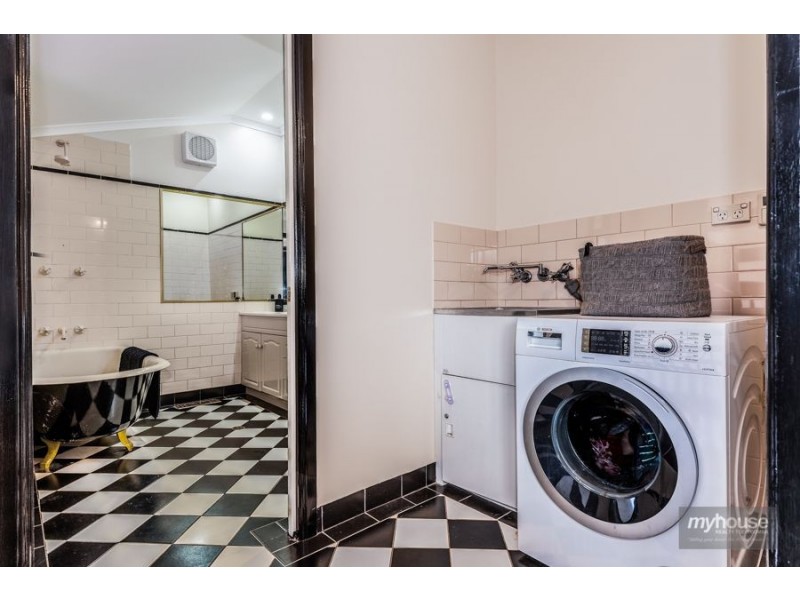 16 Kenilworth Street, North Toowoomba QLD 4350