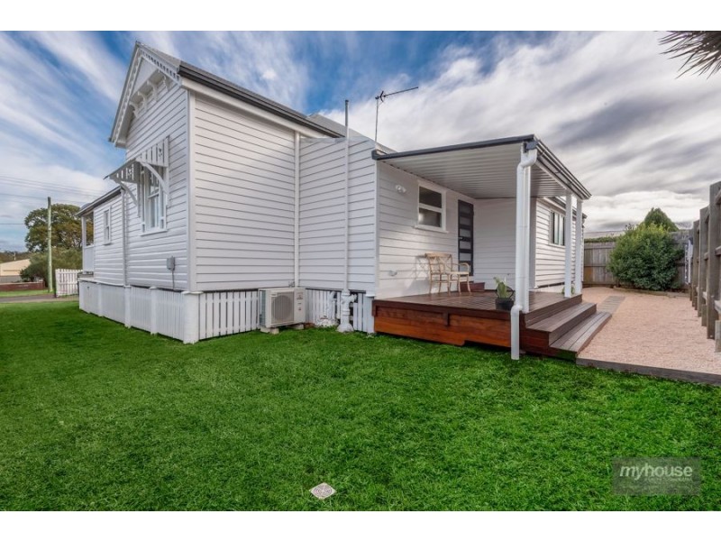 16 Kenilworth Street, North Toowoomba QLD 4350