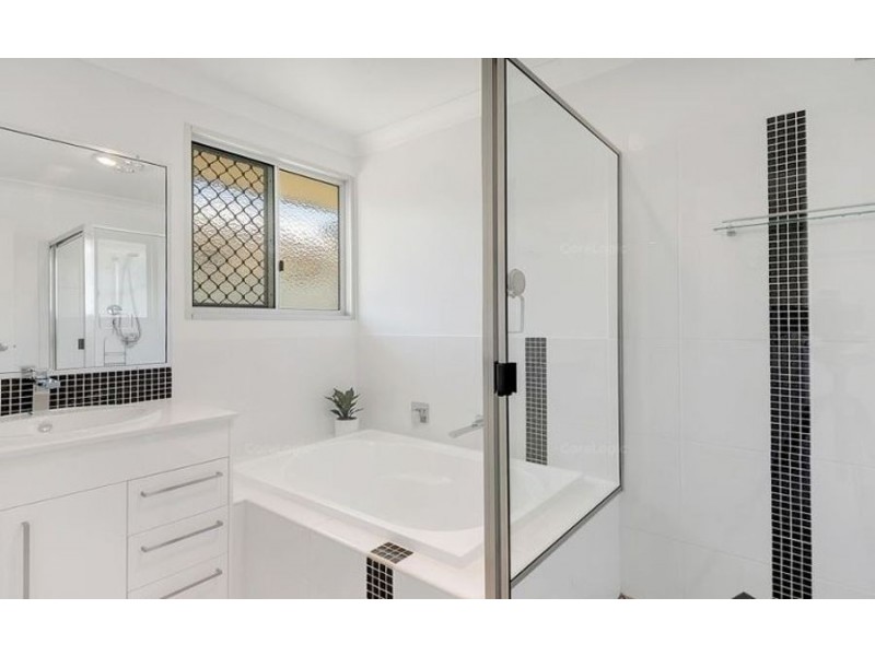 1 Honeyeater Drive, Highfields QLD 4352