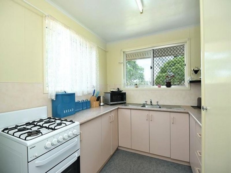 20 Charter Crescent, Rockville QLD 4350