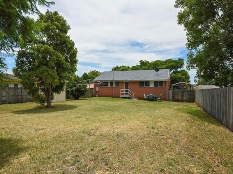 20 Charter Crescent, Rockville QLD 4350