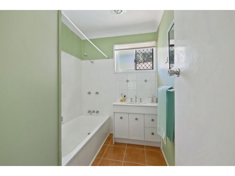 8 Redlands Drive, Gowrie Junction QLD 4352