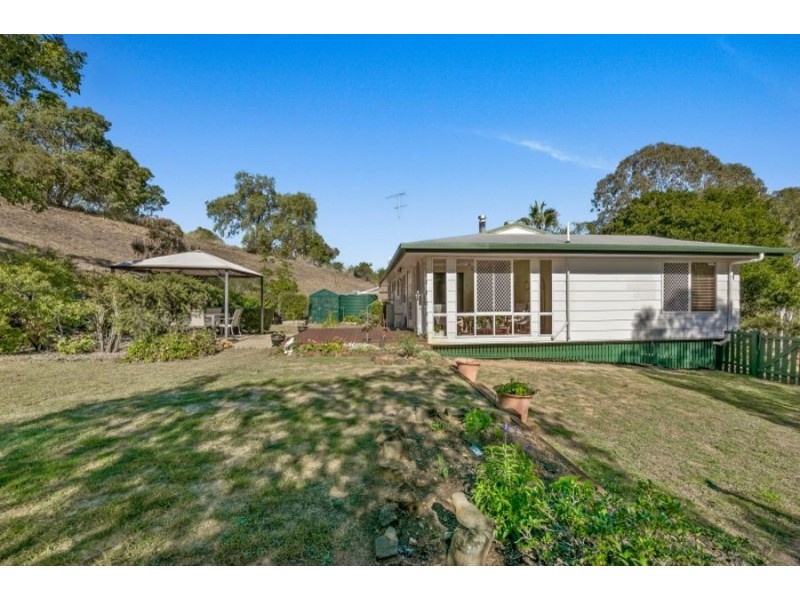 8 Redlands Drive, Gowrie Junction QLD 4352