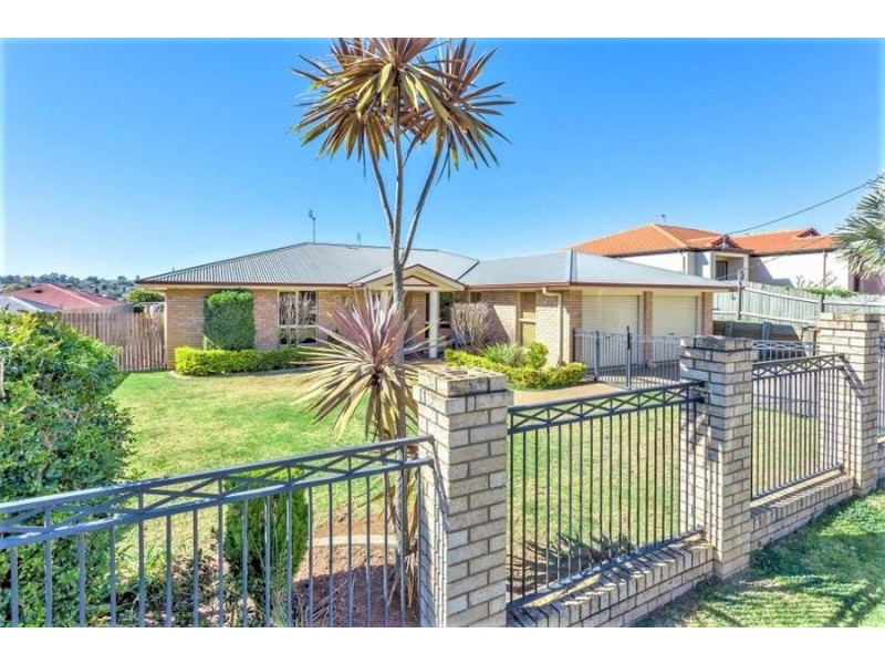 24 Hoepper Street, Kearneys Spring QLD 4350