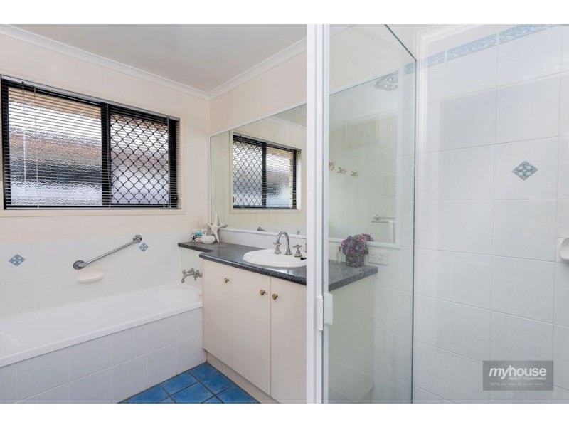 12 Cinnamon Drive, Glenvale QLD 4350