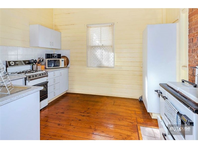 41 West Street, Newtown QLD 4350