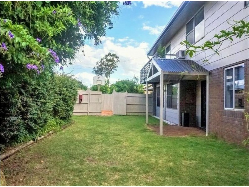 5 Talinga Street, Mount Lofty QLD 4350