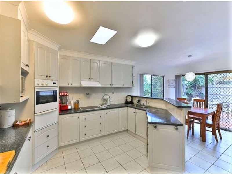 5 Talinga Street, Mount Lofty QLD 4350