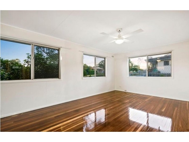 3 Dignan Court, Harristown QLD 4350