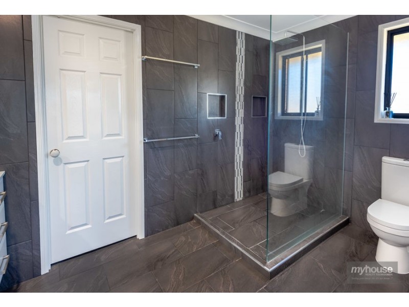 7 Phoebe Court, Cotswold Hills QLD 4350