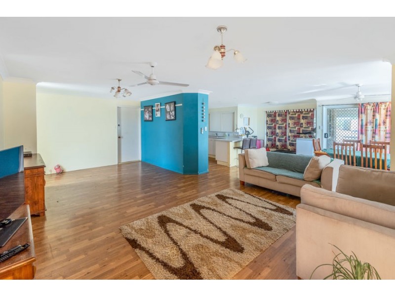 10 Parklea Drive, Placid Hills QLD 4343