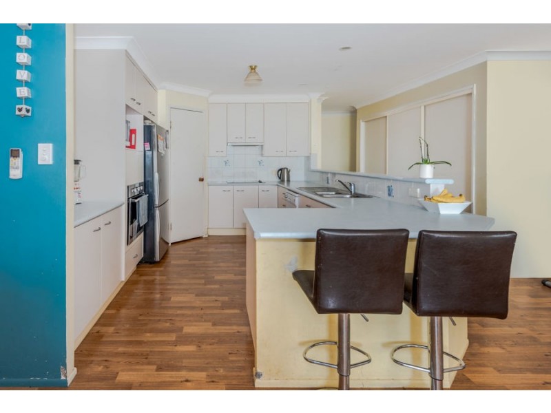 10 Parklea Drive, Placid Hills QLD 4343